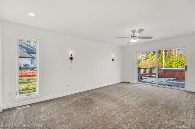 1227 Lenox Road, Bloomfield Hills, MI 48304