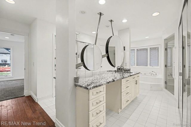 1227 Lenox Road, Bloomfield Hills, MI 48304