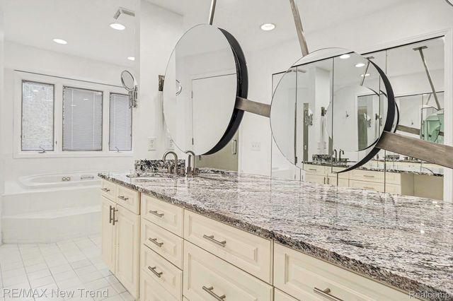 1227 Lenox Road, Bloomfield Hills, MI 48304