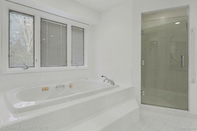 1227 Lenox Road, Bloomfield Hills, MI 48304