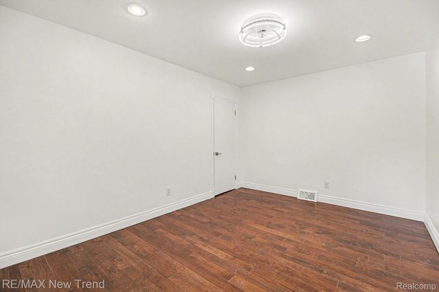 1227 Lenox Road, Bloomfield Hills, MI 48304