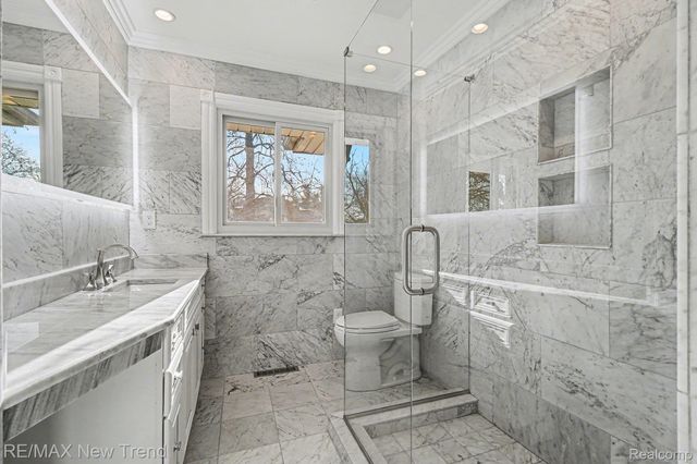 1227 Lenox Road, Bloomfield Hills, MI 48304