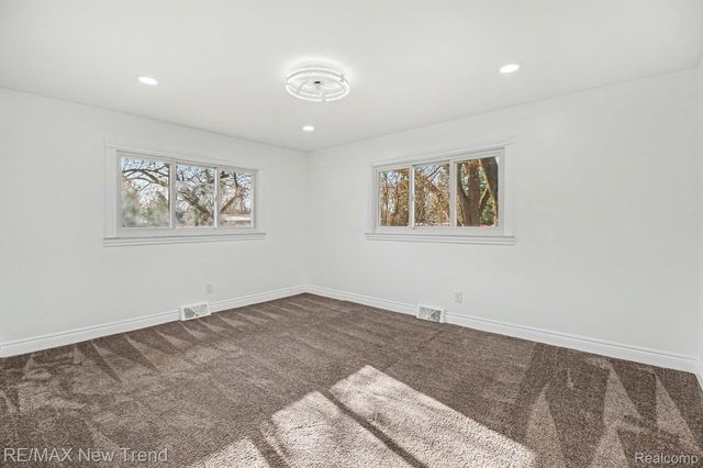 1227 Lenox Road, Bloomfield Hills, MI 48304