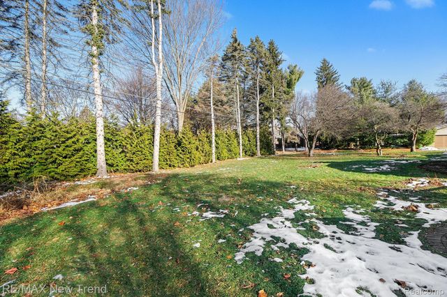 1227 Lenox Road, Bloomfield Hills, MI 48304