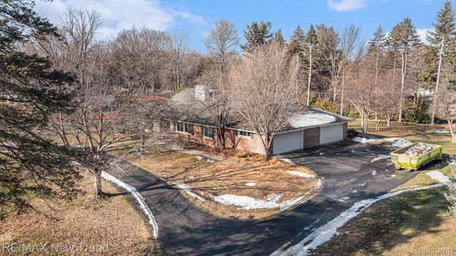 1227 Lenox Road, Bloomfield Hills, MI 48304