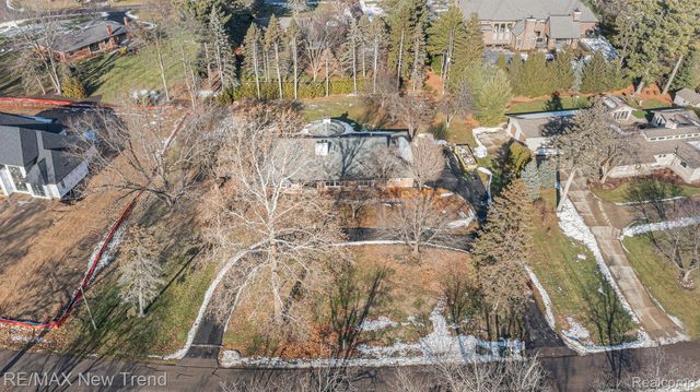 1227 Lenox Road, Bloomfield Hills, MI 48304