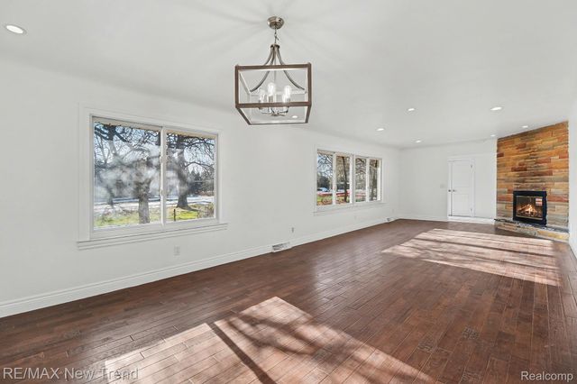 1227 Lenox Road, Bloomfield Hills, MI 48304