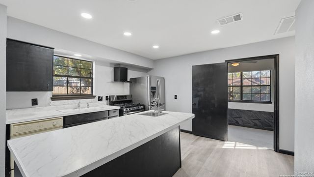 431 N Milam, Seguin, TX 78155