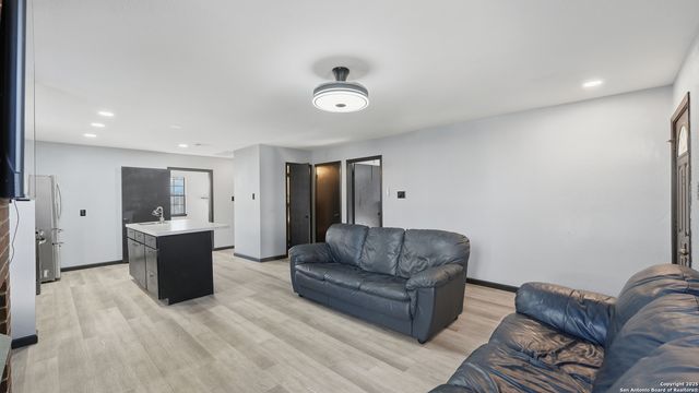 431 N Milam, Seguin, TX 78155