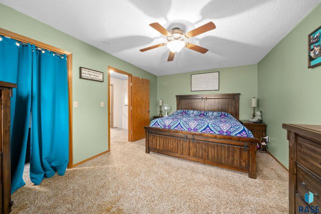 4413 S Holbrook Ave, Sioux Falls, SD 57106