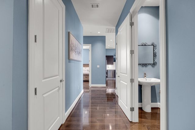 1211 Caroline Street 1801, Houston, TX 77002