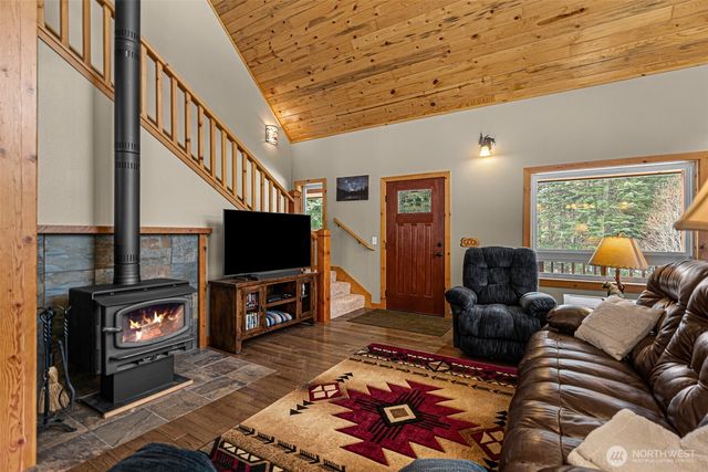 175 Deep Powder Lane, Leavenworth, WA 98826