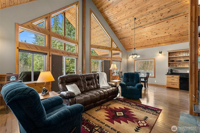 175 Deep Powder Lane, Leavenworth, WA 98826