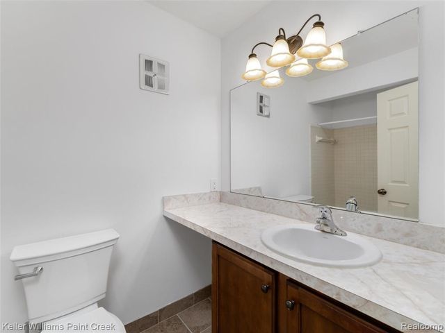 685 E Fox Hills Drive 67, Bloomfield Hills, MI 48304
