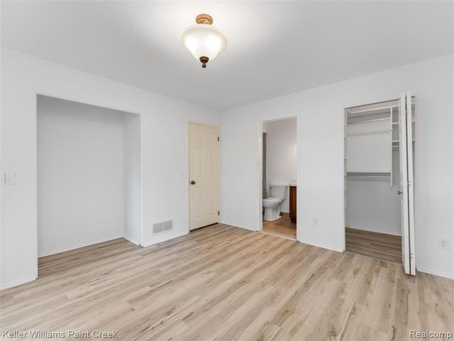 685 E Fox Hills Drive 67, Bloomfield Hills, MI 48304