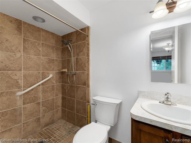 685 E Fox Hills Drive 67, Bloomfield Hills, MI 48304