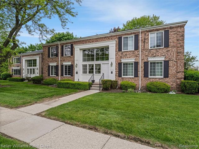685 E Fox Hills Drive 67, Bloomfield Hills, MI 48304