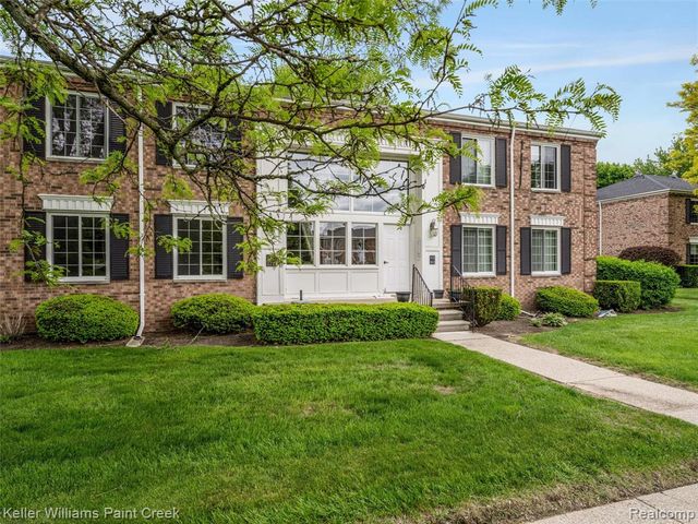 685 E Fox Hills Drive 67, Bloomfield Hills, MI 48304