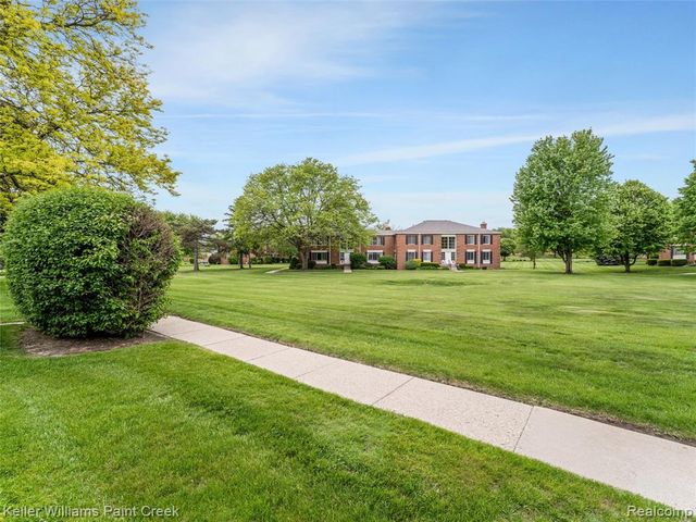 685 E Fox Hills Drive 67, Bloomfield Hills, MI 48304