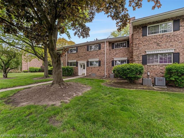 685 E Fox Hills Drive 67, Bloomfield Hills, MI 48304