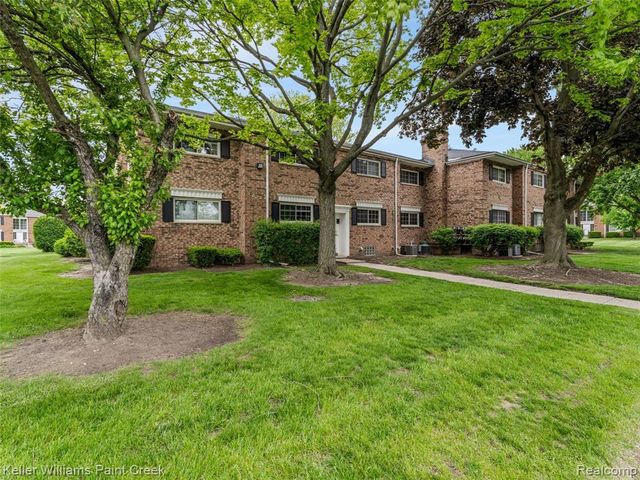 685 E Fox Hills Drive 67, Bloomfield Hills, MI 48304