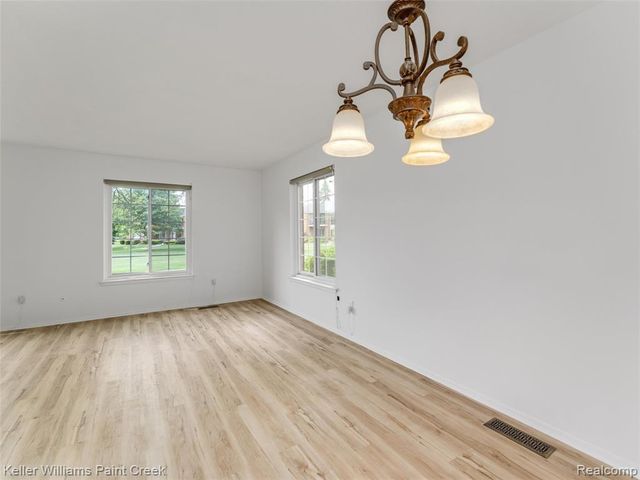 685 E Fox Hills Drive 67, Bloomfield Hills, MI 48304