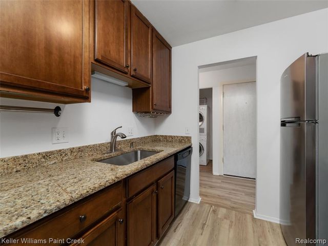 685 E Fox Hills Drive 67, Bloomfield Hills, MI 48304
