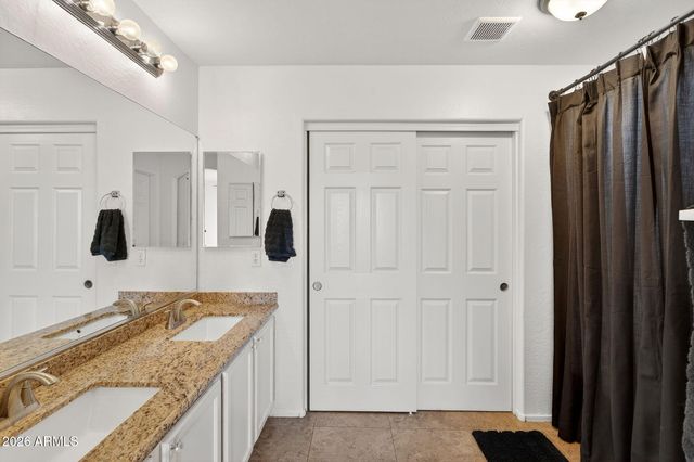 1061 E PONCHO Lane, San Tan Valley, AZ 85143
