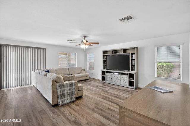 1061 E PONCHO Lane, San Tan Valley, AZ 85143