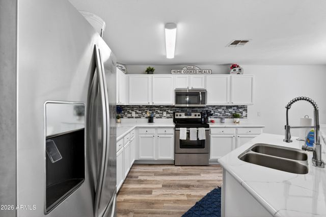 1061 E PONCHO Lane, San Tan Valley, AZ 85143