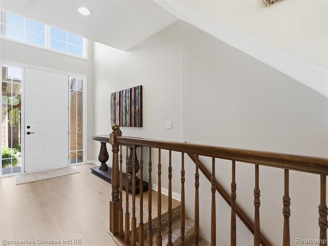 10822 Sparkling Waters Court, South Lyon, MI 48178