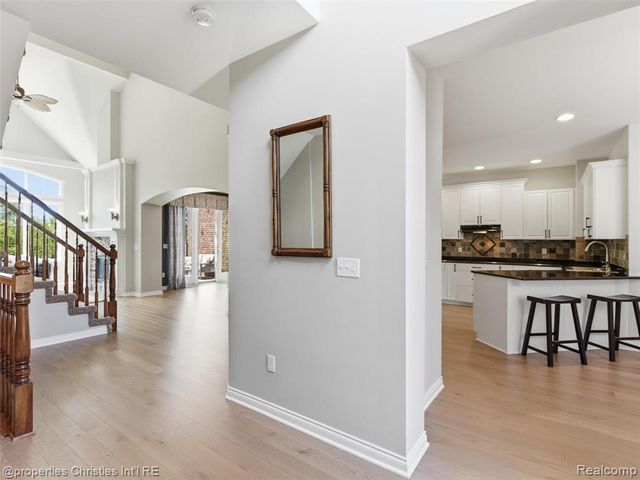 10822 Sparkling Waters Court, South Lyon, MI 48178