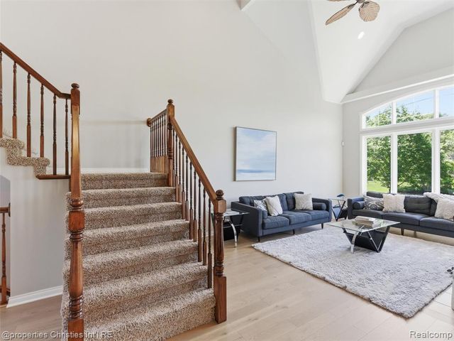 10822 Sparkling Waters Court, South Lyon, MI 48178