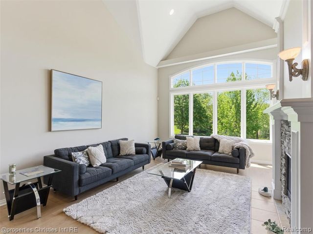 10822 Sparkling Waters Court, South Lyon, MI 48178