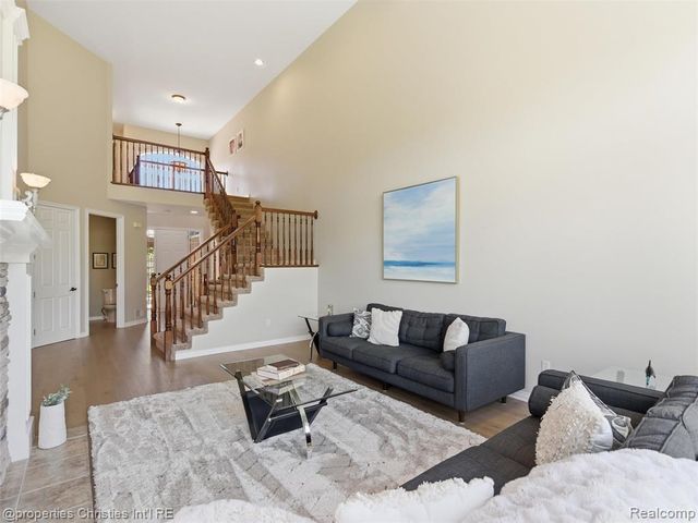 10822 Sparkling Waters Court, South Lyon, MI 48178