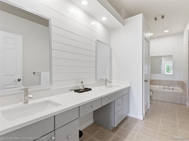 10822 Sparkling Waters Court, South Lyon, MI 48178