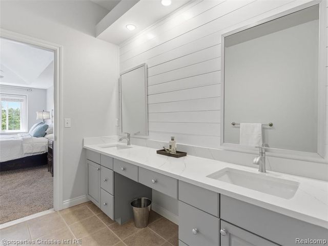 10822 Sparkling Waters Court, South Lyon, MI 48178