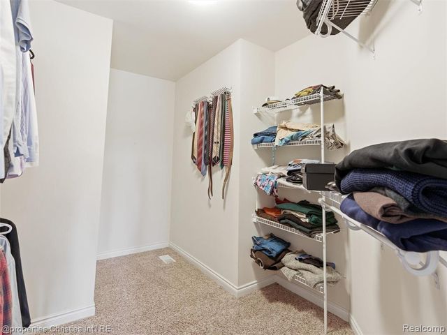 10822 Sparkling Waters Court, South Lyon, MI 48178