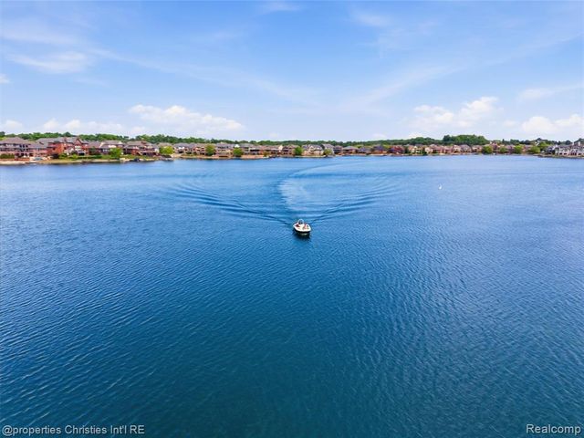 10822 Sparkling Waters Court, South Lyon, MI 48178
