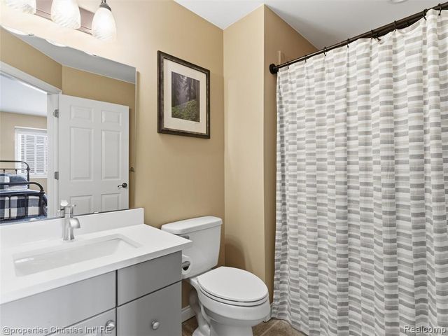 10822 Sparkling Waters Court, South Lyon, MI 48178