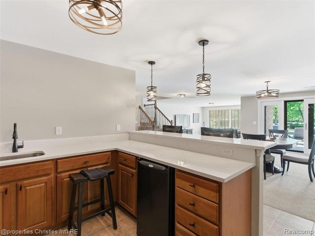 10822 Sparkling Waters Court, South Lyon, MI 48178
