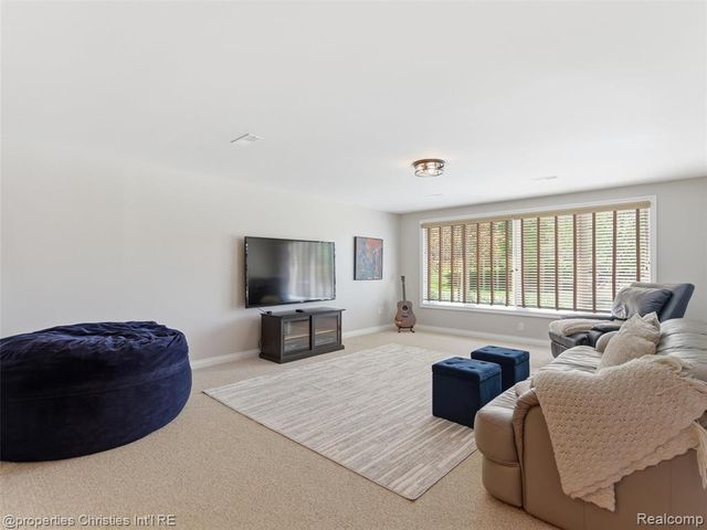10822 Sparkling Waters Court, South Lyon, MI 48178