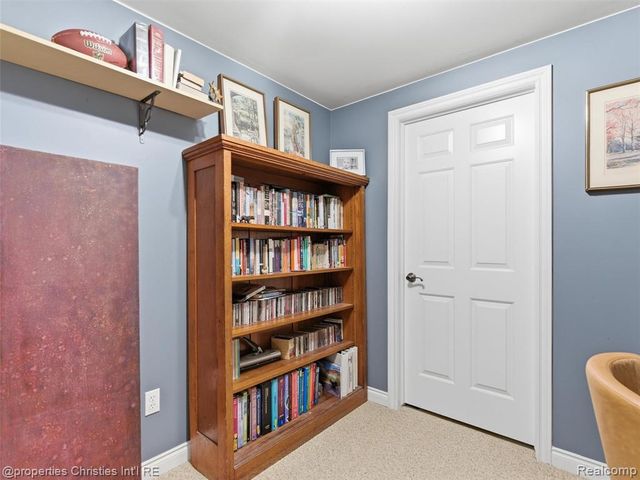 10822 Sparkling Waters Court, South Lyon, MI 48178