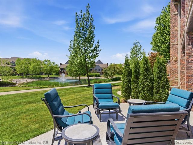10822 Sparkling Waters Court, South Lyon, MI 48178