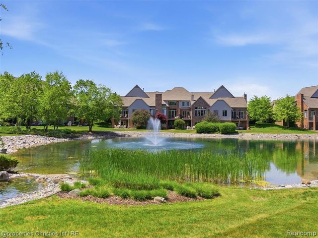 10822 Sparkling Waters Court, South Lyon, MI 48178