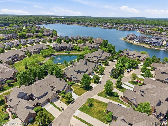 10822 Sparkling Waters Court, South Lyon, MI 48178