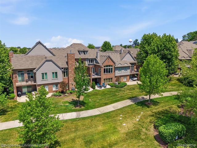 10822 Sparkling Waters Court, South Lyon, MI 48178
