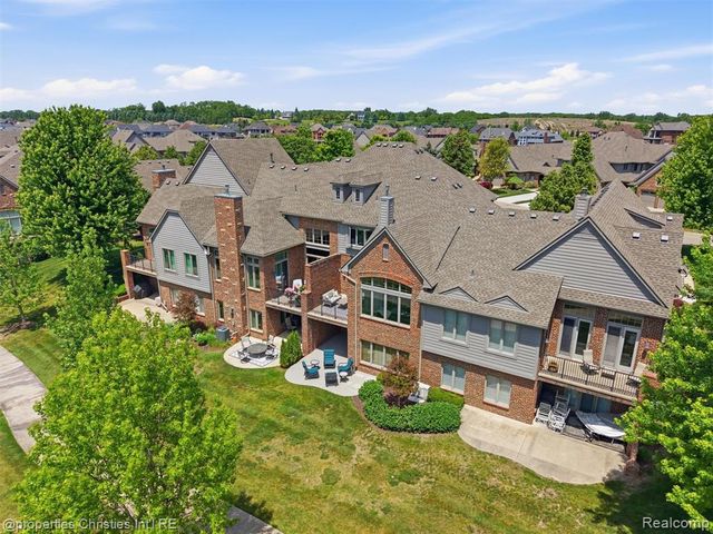 10822 Sparkling Waters Court, South Lyon, MI 48178