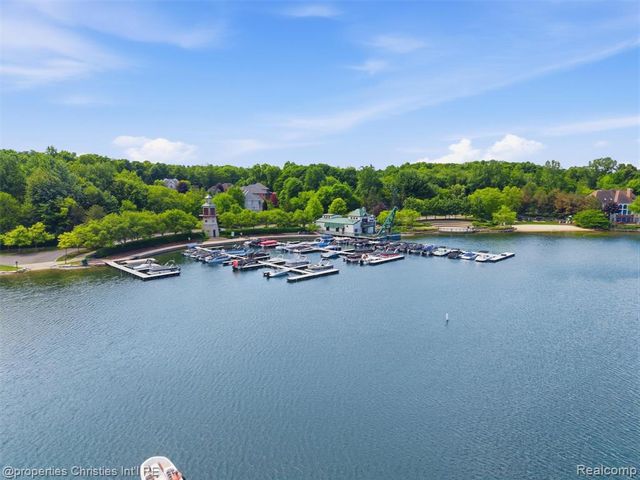 10822 Sparkling Waters Court, South Lyon, MI 48178