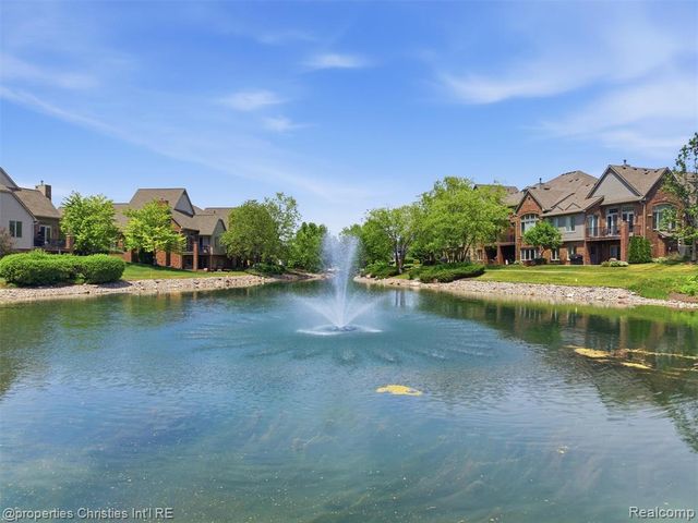 10822 Sparkling Waters Court, South Lyon, MI 48178